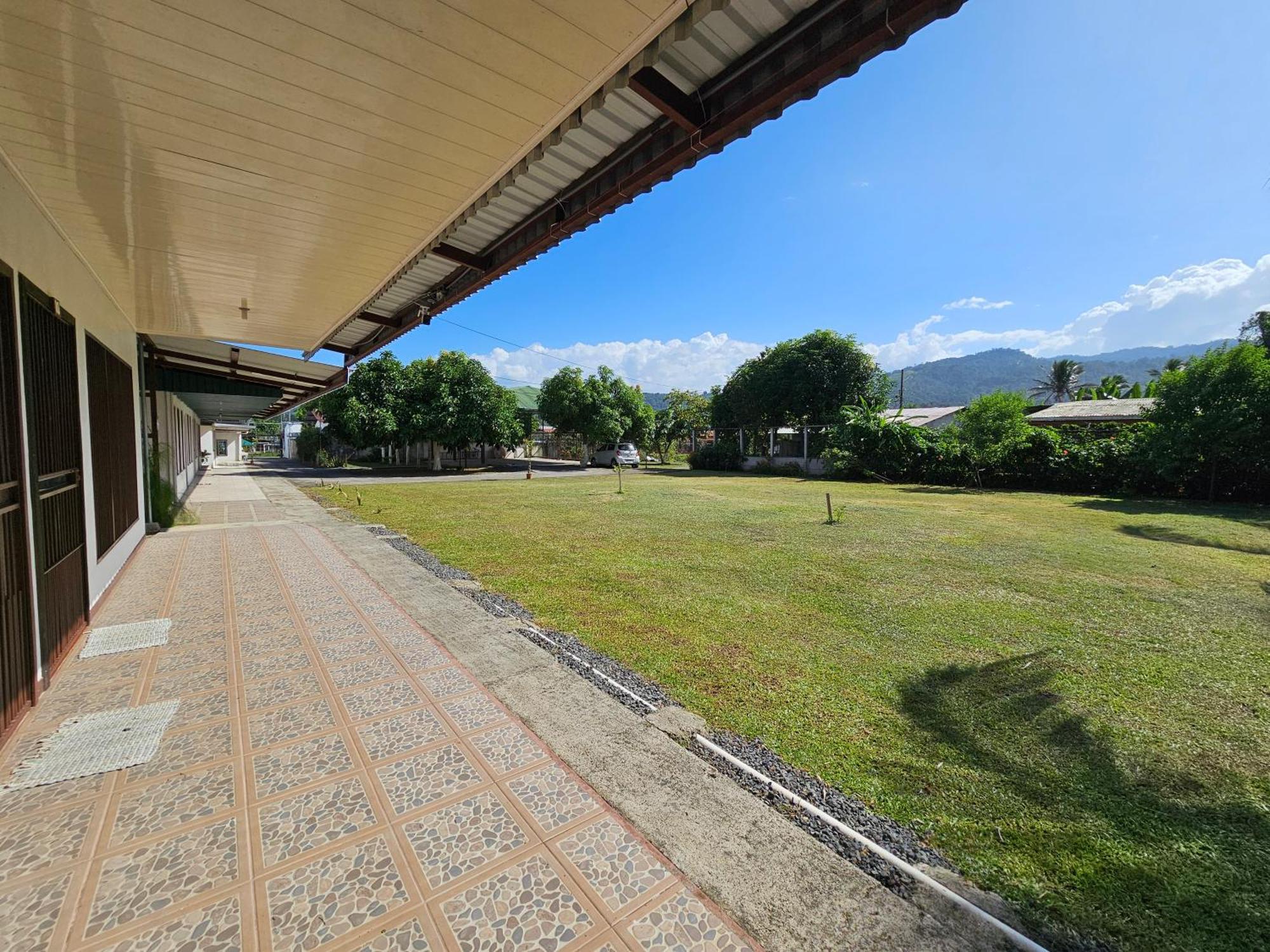 Sleep&Go! Cabina Cuadruple En Siquirres Centro - And Rafting Tour! Siqurres Da Alegria Exterior foto